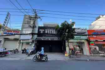 Bán nhà mặt tiền ngay chợ Phú Thuận, Quận 7, (4x13m)