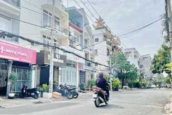 Bán nhà mặt tiền Huỳnh Tấn Phát, P. Tân Thuận Tây, Quận 7 (4x17m)