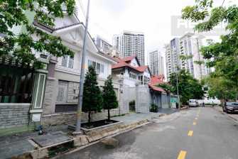 Bán hoặc cho thuê tòa nhà MT đường Huỳnh Tấn Phát Quận 7, Giá 19.5 tỷ
